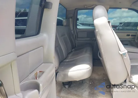 2003 GMC Sierra 1500 Denali z USA, uszkodzony, nr VIN 2GTFK69UX31300635